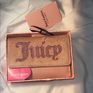 🆕 Juicy Couture Be Classic Trifold Wallet